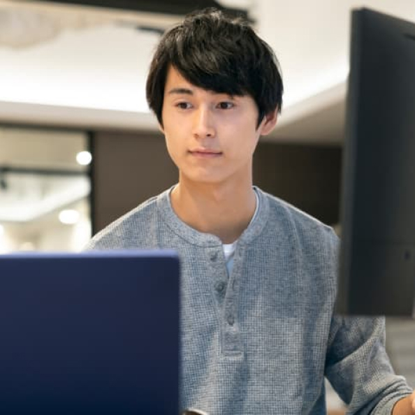 Webデザイナー/動画クリエイター